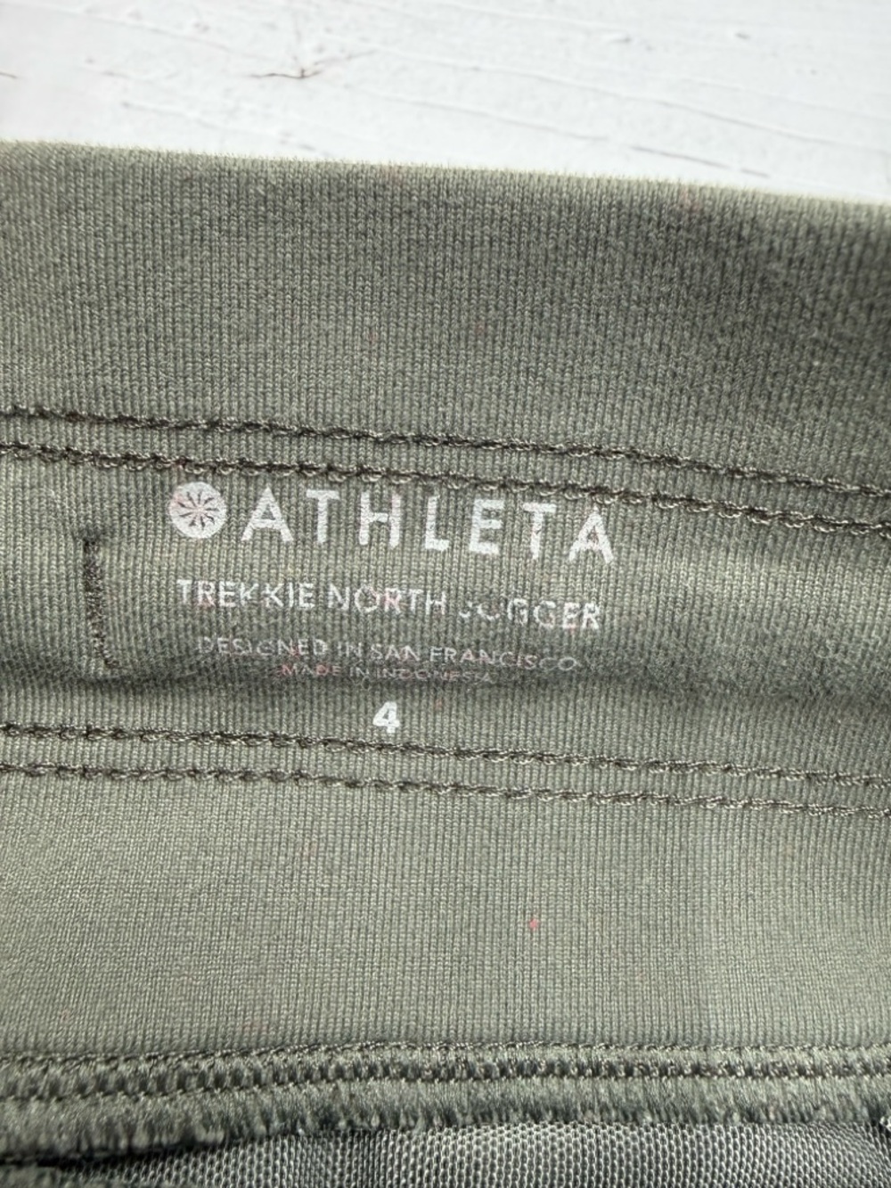 Athleta Trekkie North Jogger Ripstop Olive Green 4 Hiking Travel - Picture 4 of 9